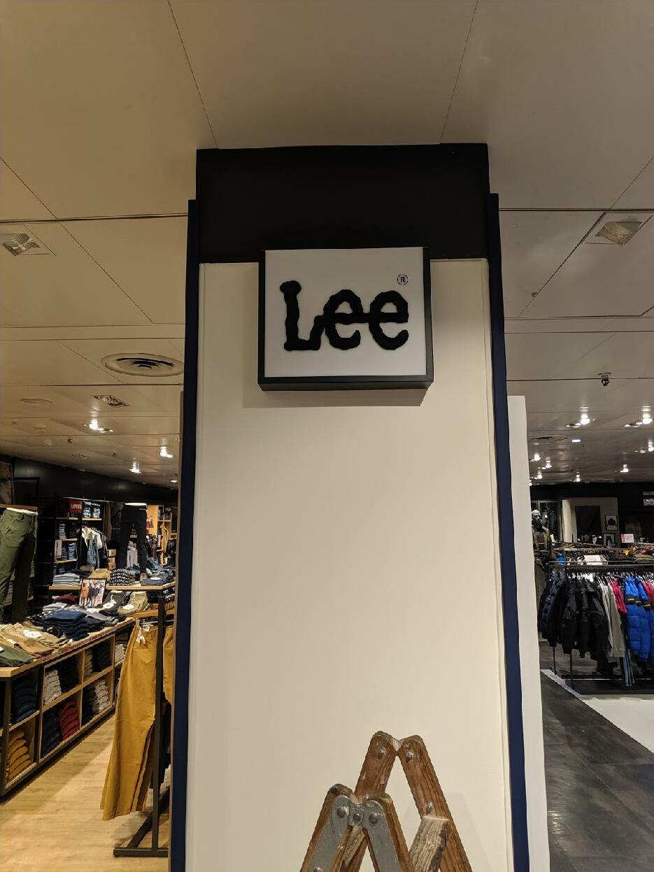 Instalación de mobiliario