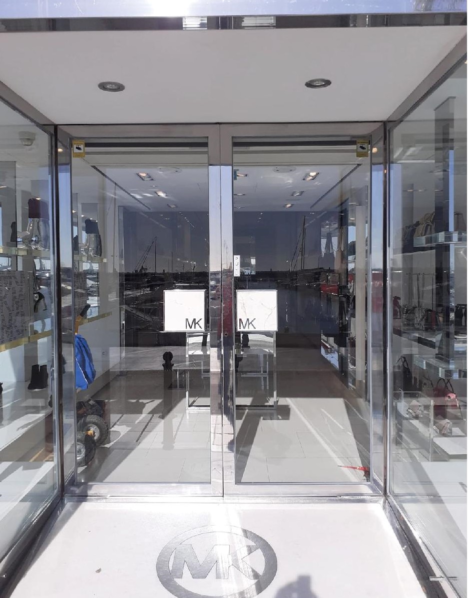 Reparación de puerta principal