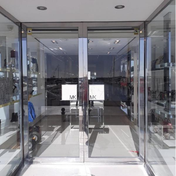 Reparación de puerta principal